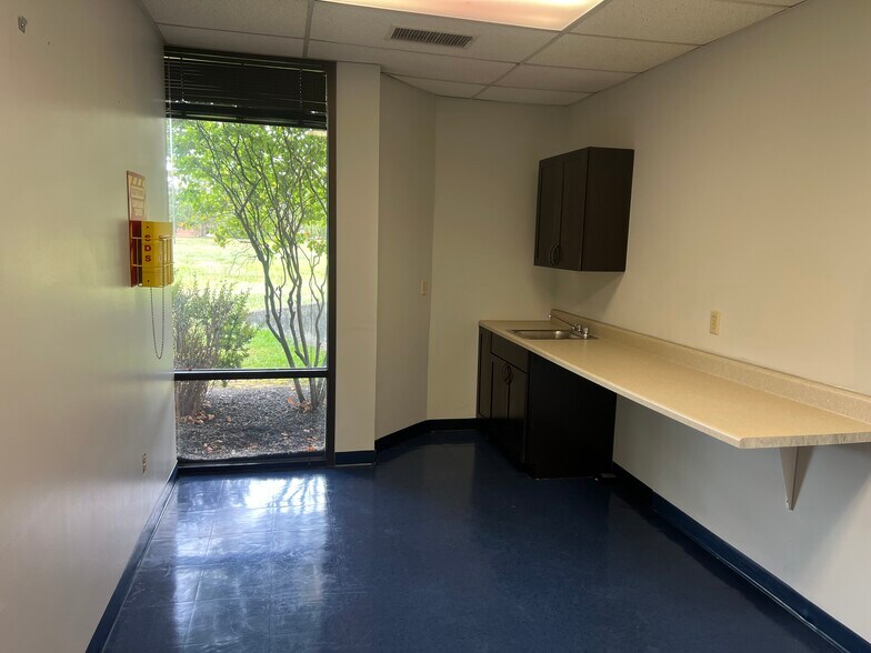 More Photos Of 209 Green Meadows Dr S, Lewis Center Warehouse For Lease