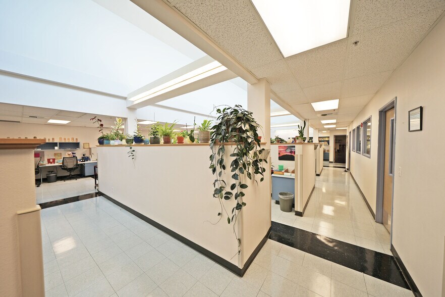 More Photos Of 21 N 1st Ave, Yakima Office For Sale