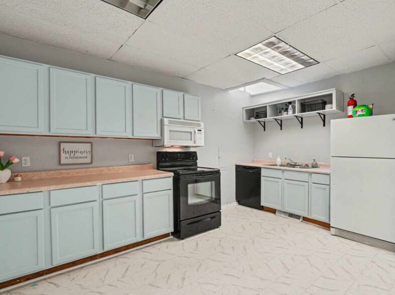 More Photos Of 518 Central Ave, Lester Prairie Storefront Retail Residential For Sale