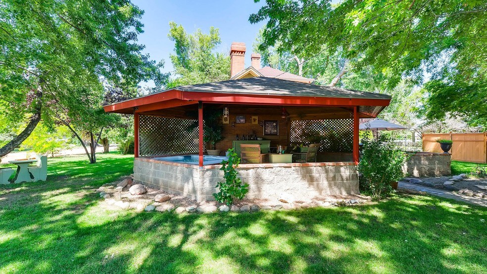 More Photos Of 1305 W 3rd St, Florence Hotel For Sale