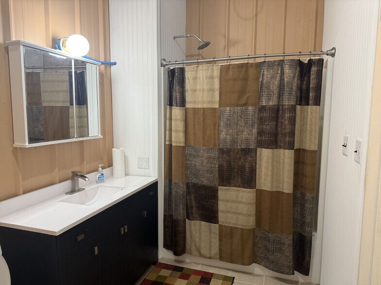 More Photos Of 65994 M 43, Bangor Freestanding For Lease