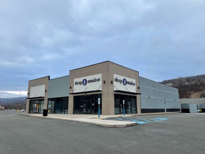 More Photos Of 600-800 Commerce Blvd, Dickson City Unknown For Lease