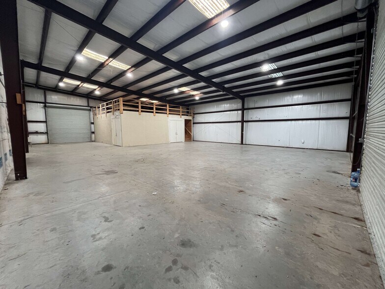 More Photos Of 1715 Northpark Dr, Kingwood Storefront For Lease