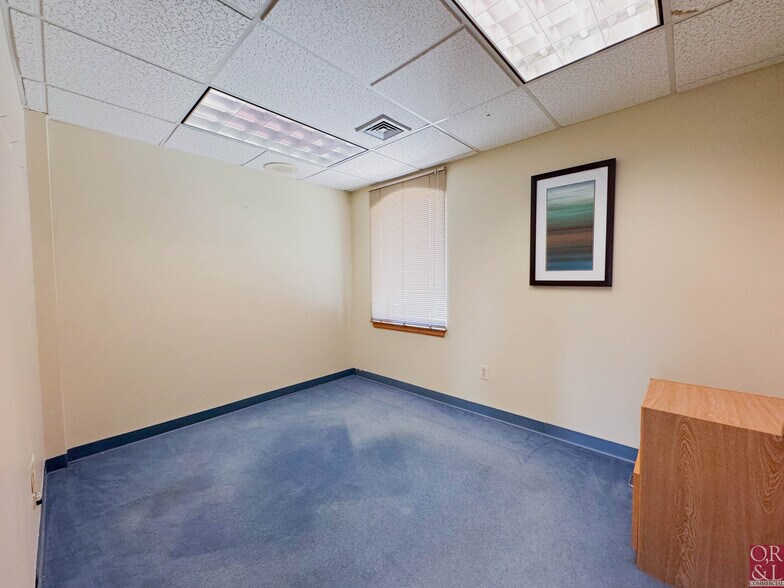 More Photos Of 199 Oakwood Ave, West Hartford Medical For Sale