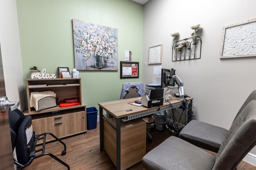 More Photos Of 809 County Road 466, Lady Lake Office For Sale