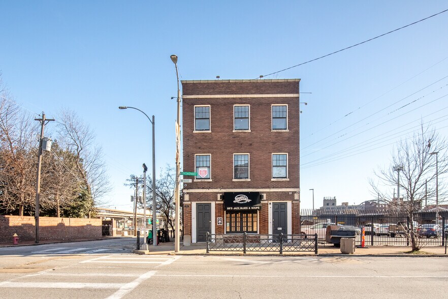 More Photos Of 700 S Broadway, Saint Louis General Retail For Sale