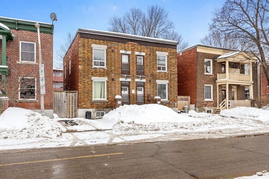 Primary Photo Of 294 Clarence St, Ottawa Multifamily For Sale