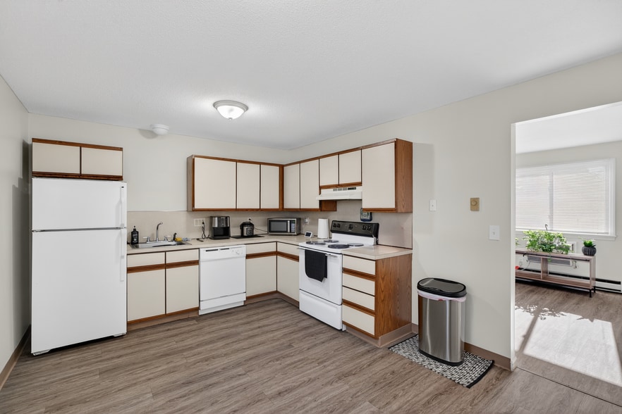 More Photos Of 2053 Memorial Dr, Chicopee Apartments For Sale