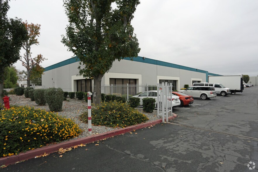 More Photos Of 780 E Francis St, Ontario Manufacturing For Lease