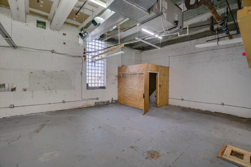 More Photos Of 2038 S Juniper St, Philadelphia Apartments For Lease