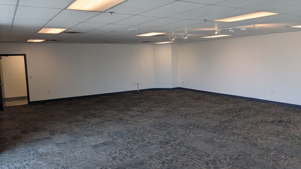 More Photos Of 912 W 1600 S, St George Unknown For Lease