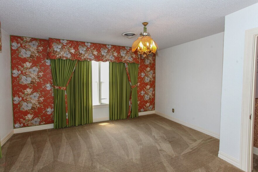 More Photos Of 1201 E 11th Pl, Big Spring Specialty For Sale