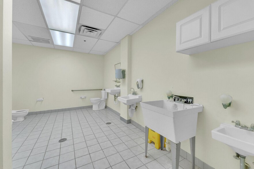 More Photos Of 309 Vine St, Camden Daycare Center For Sale