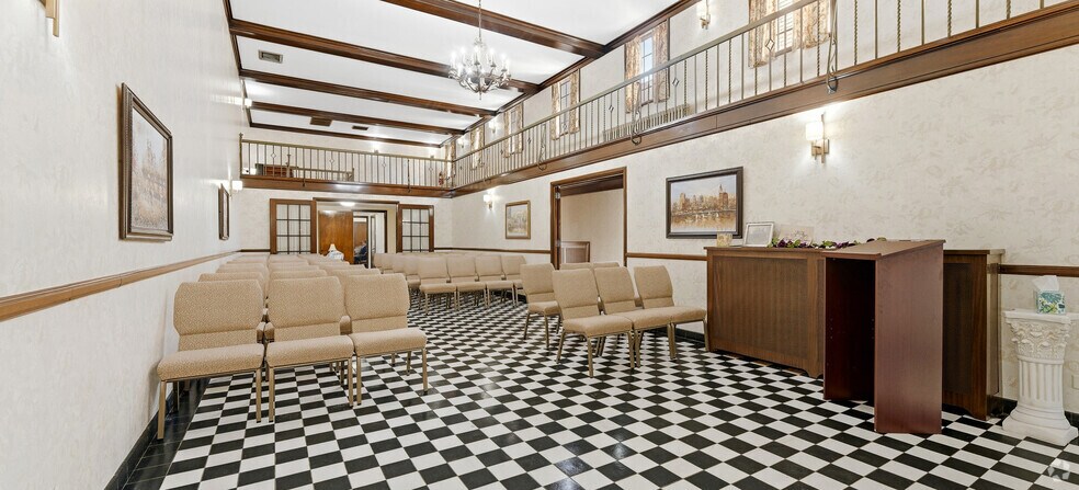 More Photos Of 65 N Gallatin Ave, Uniontown Funeral Home For Sale