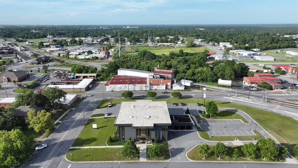 More Photos Of 130 2nd St W, Tifton Distribution For Sale