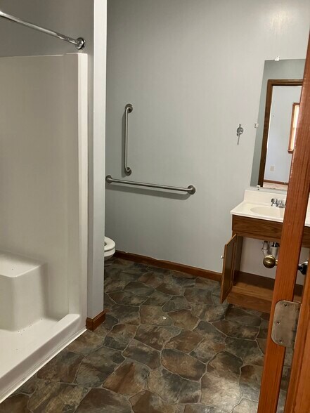 More Photos Of 1573 Folly Rd, Charleston Self Storage For Lease