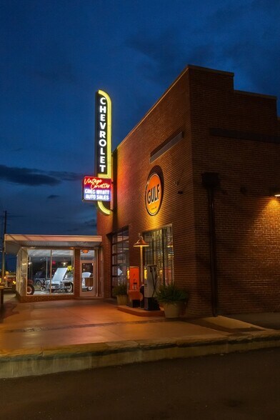 Primary Photo Of 10601 Commerce St, Summerville Auto Dealership For Sale