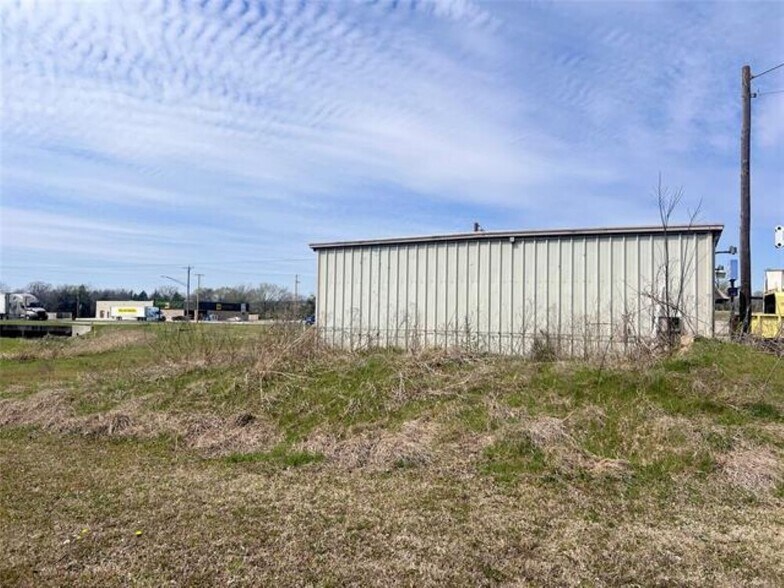 More Photos Of 909 S Garfield Ave, Kiowa Convenience Store For Sale