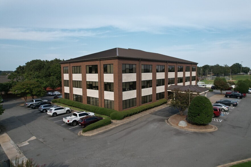 More Photos Of 2501 Crestwood Rd, North Little Rock Medical For Sale