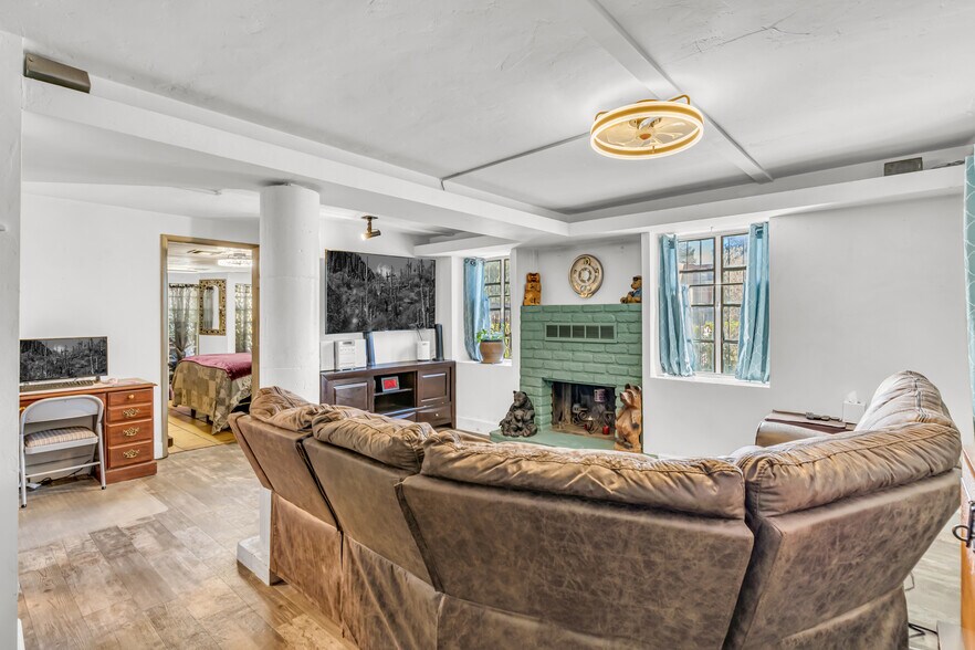 More Photos Of 2901 N Alvernon Way, Tucson Office For Sale