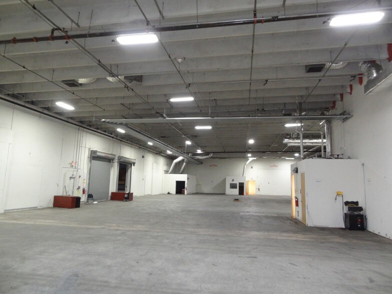 More Photos Of 1800 NW 66th Ave, Plantation Light Manufacturing For Lease