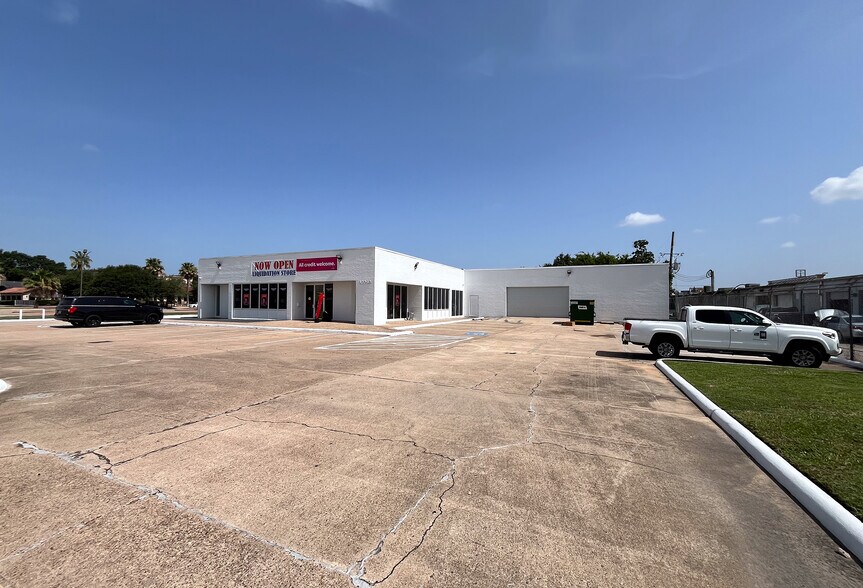 More Photos Of 16210 Clay Rd, Houston Auto Repair For Lease