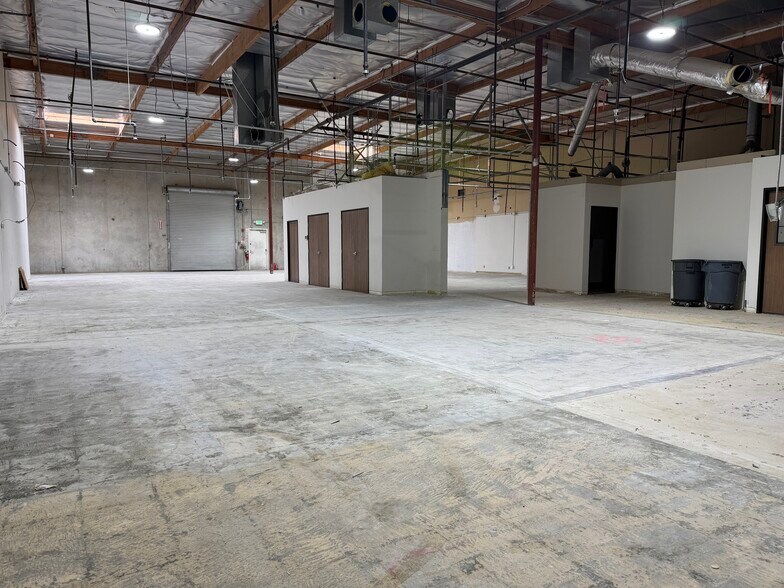 More Photos Of 94 W Cochran St, Simi Valley Research And Development For Sale