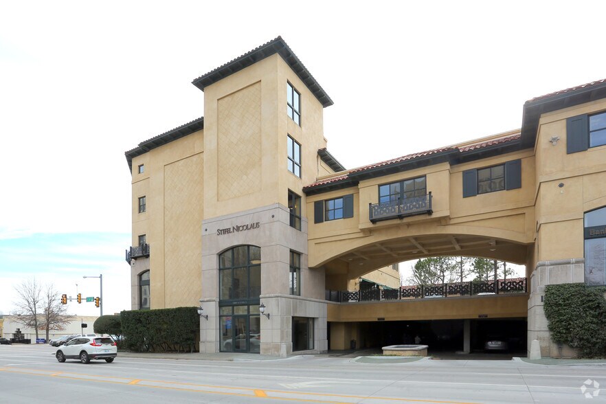 More Photos Of 2100 S Utica Ave, Tulsa Office For Lease