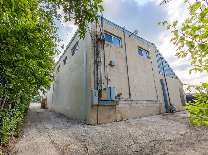 More Photos Of 119 E Rhapsody Dr, San Antonio Research And Development For Sale