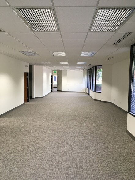More Photos Of 21455 Melrose Ave, Southfield Unknown For Lease