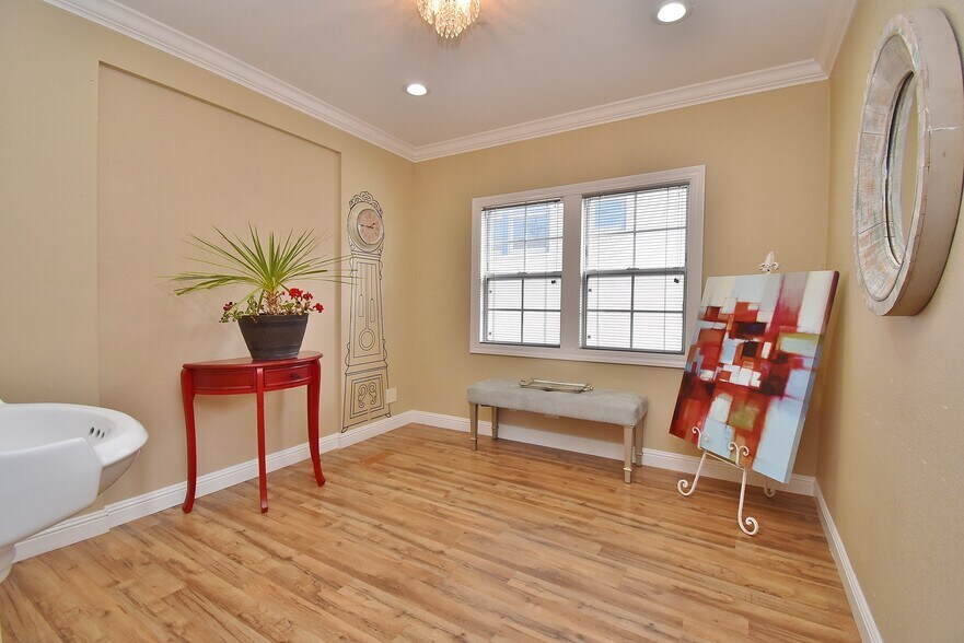 More Photos Of 264 Spring St, Pleasanton Storefront Retail Office For Lease
