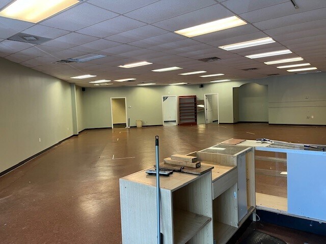 More Photos Of 1950 Hendersonville Rd, Asheville Unknown For Lease