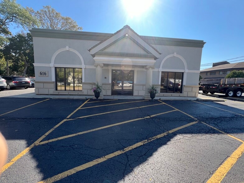 Primary Photo Of 616 Childs St, Wheaton General Retail For Lease
