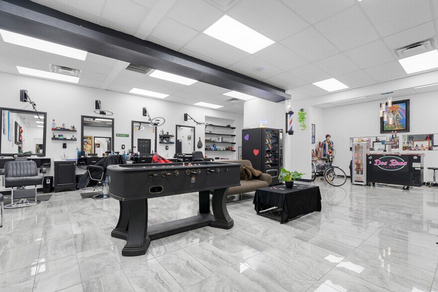 More Photos Of 4105 S Central Ave, Phoenix Freestanding For Sale