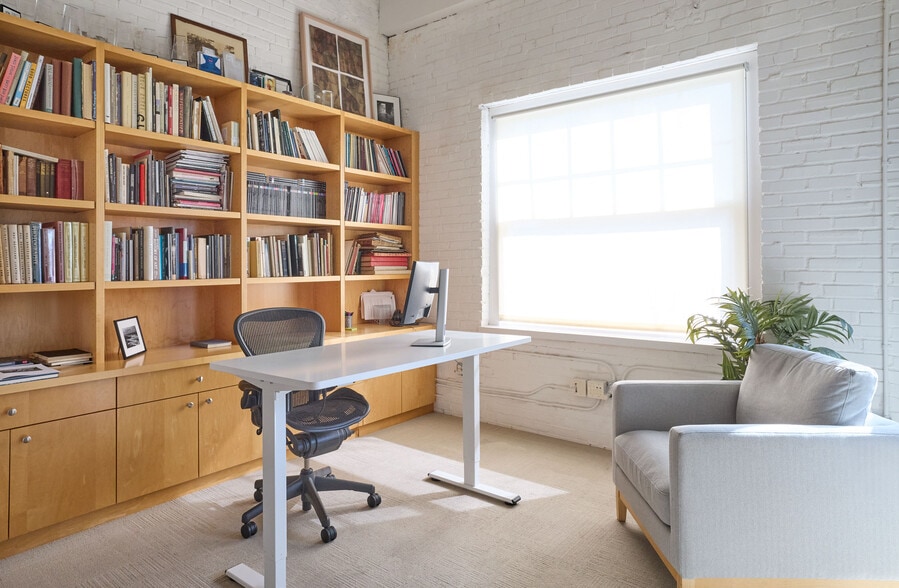 More Photos Of 2745 Locust Blvd, Saint Louis Office Residential For Lease