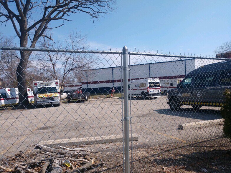 More Photos Of 520 W 3rd St, Flint Service For Sale