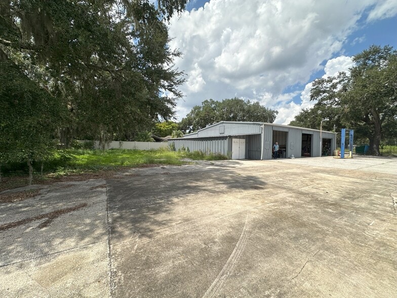 More Photos Of 2800 S Sanford Ave, Sanford Auto Dealership For Lease