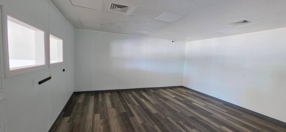 More Photos Of 1-7 N Main St, Southington Storefront Retail Office For Lease