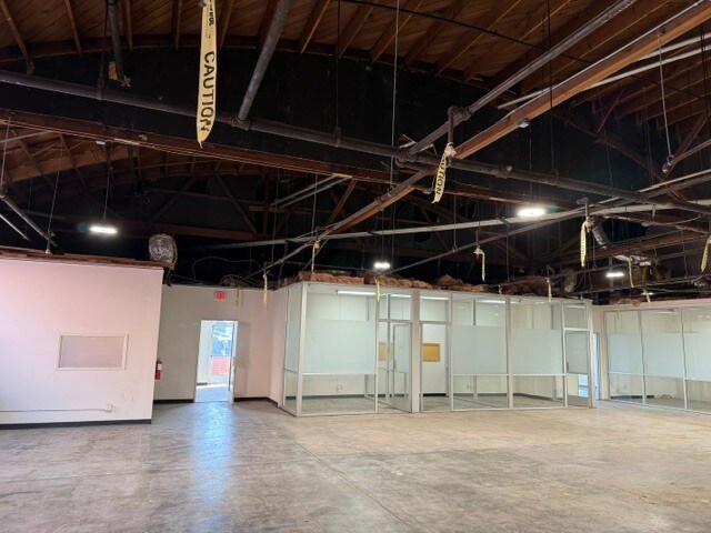 More Photos Of 5330-5340 Harbor St, Commerce Warehouse For Lease