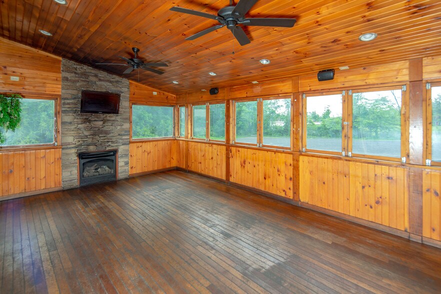 More Photos Of 1441 S West End Blvd, Quakertown Restaurant For Sale