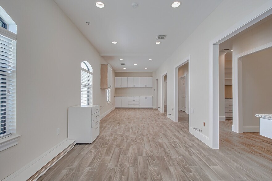 More Photos Of 21386 Provincial Blvd, Katy Medical For Sale