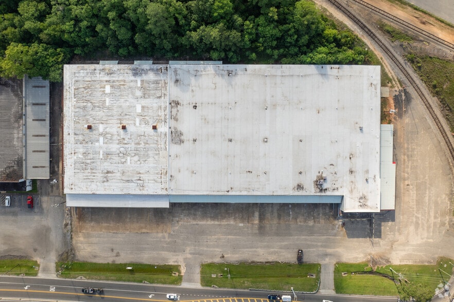 More Photos Of 3404 Moffett Rd, Mobile Distribution For Lease