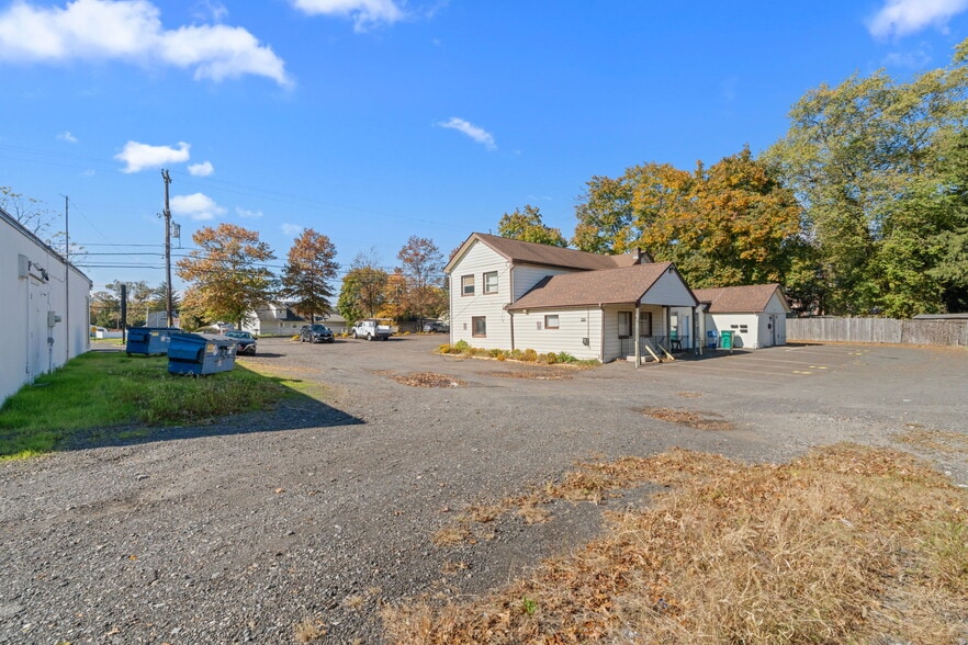 More Photos Of 1510 Haines Rd, Levittown Storefront Retail Office For Sale