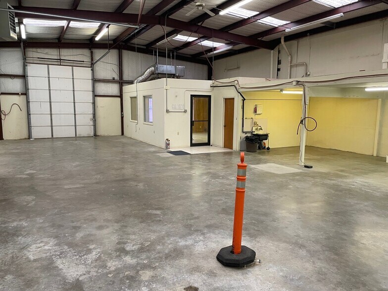 More Photos Of 3013-3017 Ramona Dr, Fort Worth Warehouse For Lease