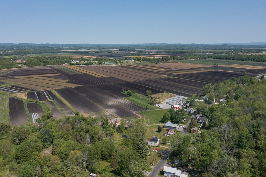More Photos Of 73 Little York Rd, Warwick Garden Center For Sale
