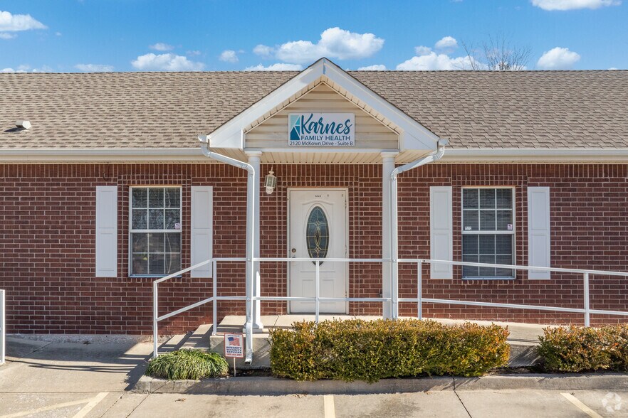 More Photos Of 2120 McKown Dr, Norman Office For Lease