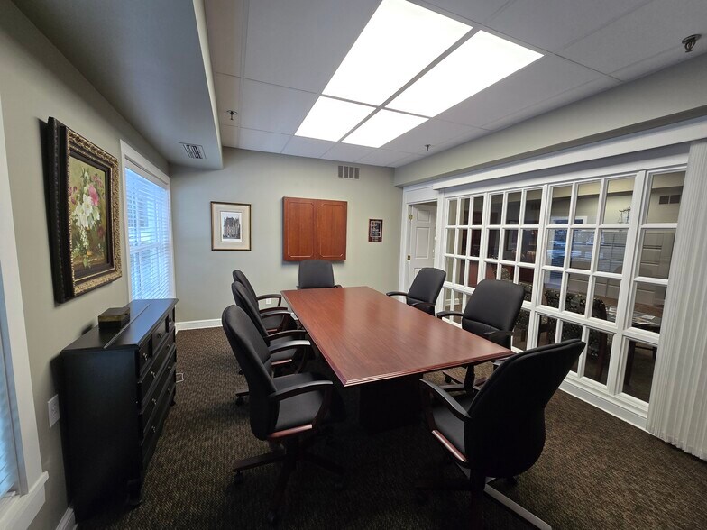 More Photos Of 5 E Main St, Hudson Office Residential For Lease