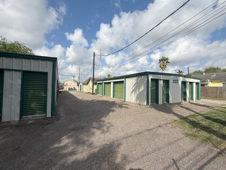 More Photos Of 1605 10th St, Corpus Christi Specialty For Sale