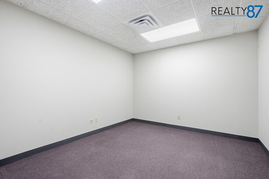 More Photos Of 3100 E Ave NW, Cedar Rapids Office For Lease