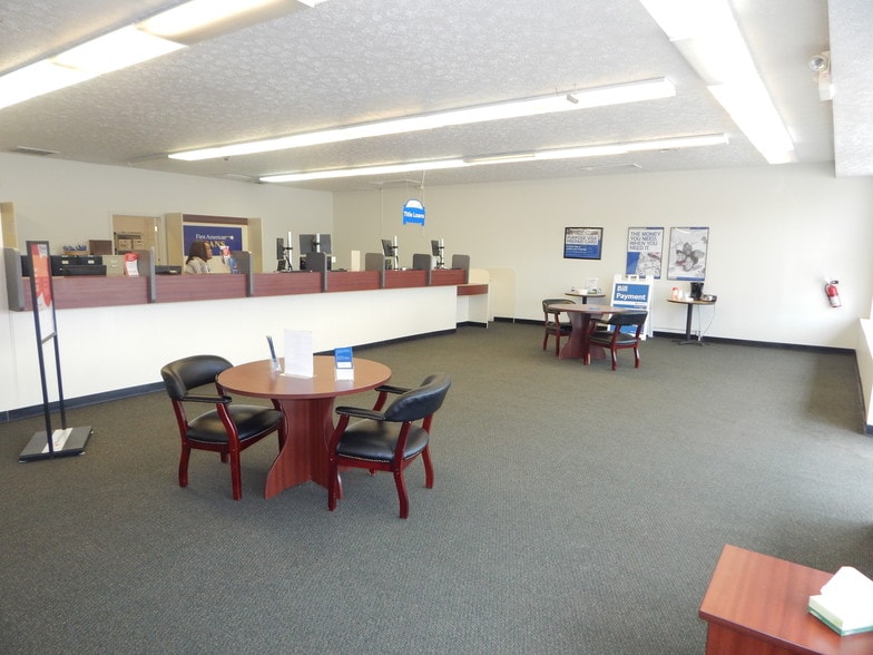 More Photos Of 4375 Oberlin Ave, Lorain Freestanding For Sale